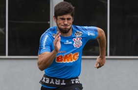 Bruno Méndez no treinamento desta segunda-feira no CT Joaquim Grava