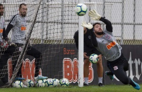 Caíque França no treinamento desta segunda-feira no CT Joaquim Grava