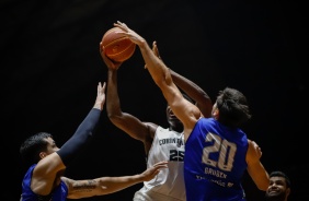 Corinthians vence Mogi por 67 a 59 e est na final do Paulista de Basquete