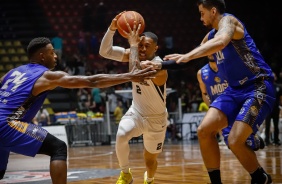 Corinthians vence Mogi por 67 a 59 e est na final do Paulista de Basquete