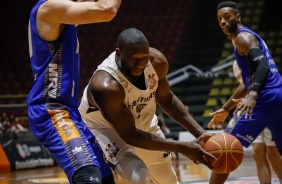 Corinthians vence Mogi por 67 a 59 e est na final do Paulista de Basquete