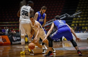 Corinthians vence Mogi por 67 a 59 e est na final do Paulista de Basquete