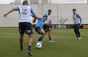 Fagner, Sornoza e Vital no treinamento desta segunda-feira no CT Joaquim Grava