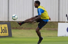 Renê Júnior no treinamento desta segunda-feira no CT Joaquim Grava