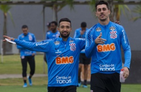 Clayson e Danilo Avelar no último treino antes de enfrentar o Athletico-PR, pelo Brasileirão