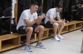 Avelar e Boselli no vestirio da Arena Corinthians antes do jogo contra o Athletico-PR