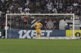 Cássio durante partida contra o Athletico-PR, pelo Brasileirão, na Arena Corinthians