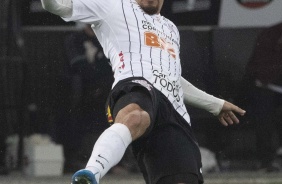 Fagner durante partida contra o Athletico-PR, pelo Brasileiro, na Arena Corinthians