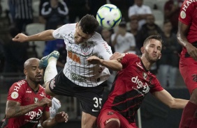 Lateral Danilo Avelar durante partida contra o Athletico-PR, pelo Brasileiro, na Arena Corinthians