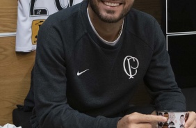 Rgis no vestirio da Arena Corinthians antes do jogo contra o Athletico-PR