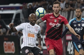 Vagner Love durante partida contra o Athletico-PR, pelo Brasileiro, na Arena Corinthians