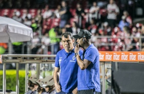 Carille e Fabinho durante Majestoso deste domingo, no Morumbi, pelo Brasileirão
