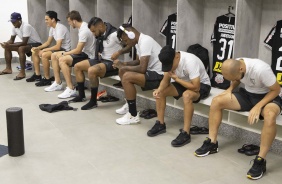 Elenco corinthiano no vestiário do Morumbi para jogo contra o São Paulo, pelo Campeonato Brasileiro