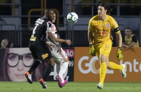 Goleiro Cássio e Manoel durante derrota para o São Paulo, pelo Brasileirão, no Morumbi
