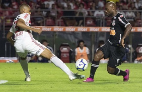 Vagner Love durante derrota para o São Paulo, pelo Brasileirão, no Morumbi