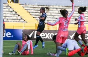 Cacau comemora vitória sobre o Club Ñañas, na estreia da Libertadores Feminina