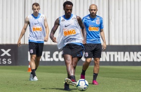 Carlos, Ren e Rgis iniciam preparao para duelo contra o Gois