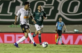 Gustagol durante o empate com o Goiás no Serra Dourada
