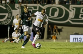 Vagner Love durante o jogo do Corinthians contra o Goiás