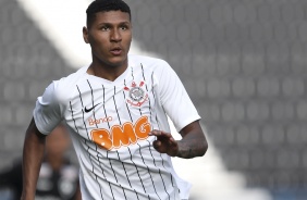 Antony durante o jogo contra o Botafogo, pelo Brasileiro Sub-20