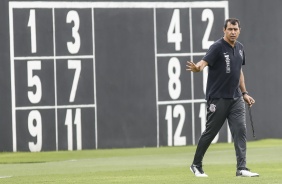 Fábio Carille no último treino do Corinthians antes do jogo contra o Goiás