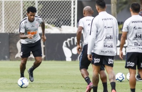 Gil no último treino do Corinthians antes do jogo contra o Goiás