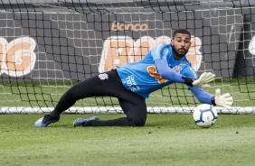 Goleiro Filipe no ltimo treino do Corinthians antes do jogo contra o Gois