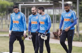Goleiros no último treino do Corinthians antes do jogo contra o Goiás