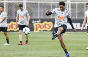 Gustavo no ltimo treino do Corinthians antes do jogo contra o Gois
