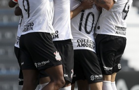 Jogadores do Timãozinho durante o jogo contra o Botafogo, pelo Brasileiro Sub-20