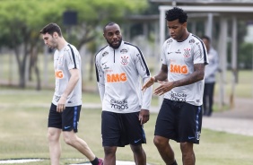 Manoel e Gil no ltimo treino do Corinthians antes do jogo contra o Gois