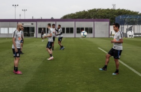 Rgis e Jadson no ltimo treino do Corinthians antes do jogo contra o Gois