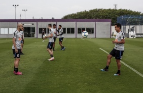Régis e Jadson no último treino do Corinthians antes do jogo contra o Goiás