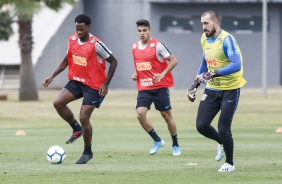 Ren Jnior, Roni e Walter no ltimo treino do Corinthians antes do jogo contra o Gois