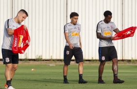 Ramiro, Gabriel e Ren durante o treino de hoje no CT Joaquim Grava