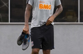 Aps derrota para o Cruzeiro, Corinthians volta aos treinos no CT Joaquim Grava