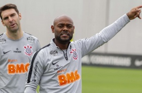 Aps derrota para o Cruzeiro, Corinthians volta aos treinos no CT Joaquim Grava