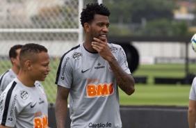 Aps derrota para o Cruzeiro, Corinthians volta aos treinos no CT Joaquim Grava