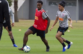 Aps derrota para o Cruzeiro, Corinthians volta aos treinos no CT Joaquim Grava