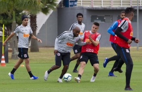 Aps derrota para o Cruzeiro, Corinthians volta aos treinos no CT Joaquim Grava