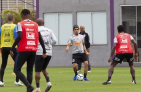 Aps derrota para o Cruzeiro, Corinthians volta aos treinos no CT Joaquim Grava