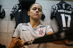 Érika no vestiário antes do jogo contra o Libertad/Limpeño pela Libertadores Feminina