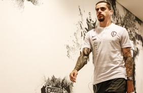 Fagner chega à Arena Corinthians para jogo contra o Cruzeiro