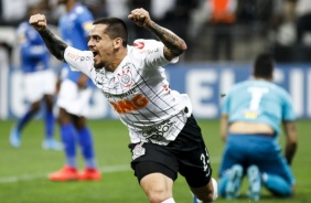 Fagner durante jogo contra o Cruzeiro, pelo Campeonato Brasileiro, na Arena Corinthians