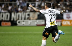 Fagner marcou o gol do Corinthians contra o Cruzeiro, na Arena