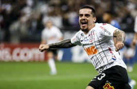 Fagner marcou o nico gol do Corinthians contra o Cruzeiro, pelo Brasileiro