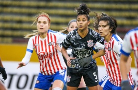 Ingryd durante jogo contra o Libertad/Limpeño pela Libertadores Feminina 2019