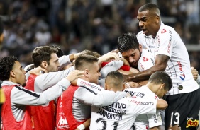 Marllon e elenco durante derrota para o Cruzeiro, pelo Campeonato Brasileiro, na Arena Corinthians