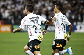 Pedrinho e Fagner durante derrota para o Cruzeiro, pelo Campeonato Brasileiro, na Arena Corinthians