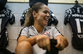 Zagueira Érika no vestiário antes do jogo contra o Libertad/Limpeño pela Libertadores Feminina